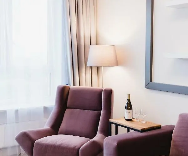 Luxlux Metro Slodowiec * Warsaw